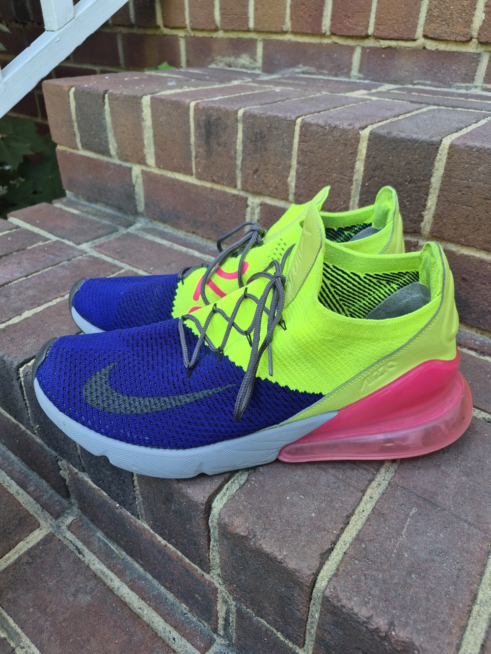 Nike Air Max 270 React Flyknit Neon